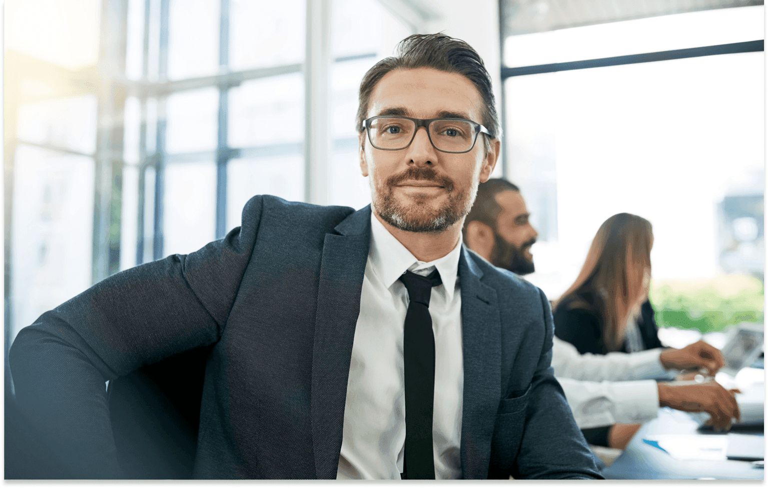 Portrait d’un conseiller souriant – AAZ Experts